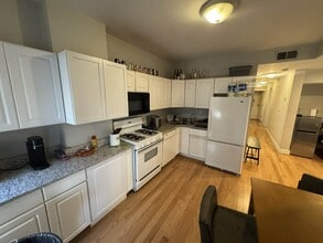 190 L St, Unit 2 in Boston, MA - Building Photo - Building Photo