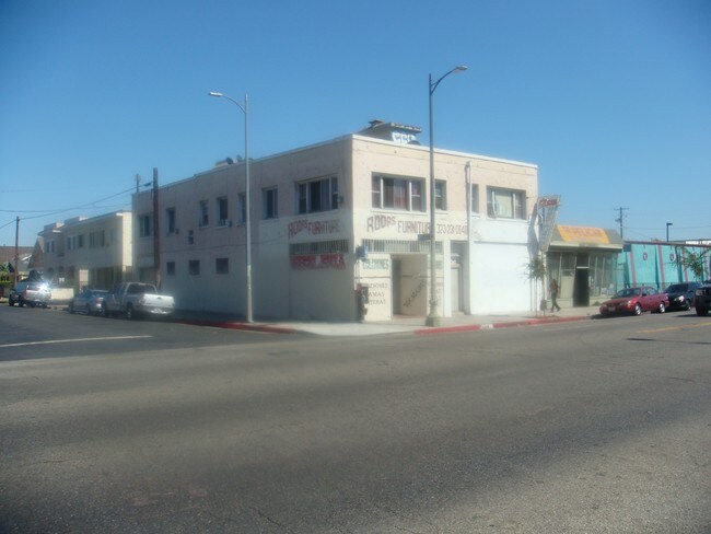 4248 S Vermont Ave in Los Angeles, CA - Foto de edificio - Building Photo