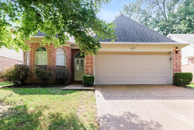 1225 Bridgewater Rd
