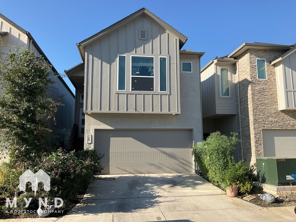 8851 Oakland Rd in San Antonio, TX - Building Photo