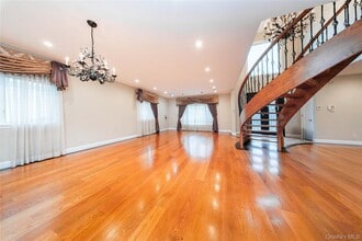 2310 Dogwood St in Merrick, NY - Building Photo - Building Photo