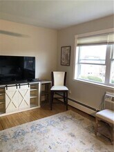 237 N Middletown Rd-Unit -E in Pearl River, NY - Foto de edificio - Building Photo