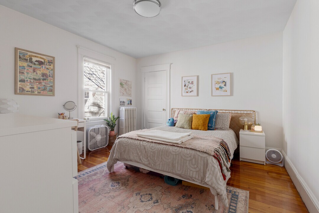 93 Beacon St, Unit 3 in Somerville, MA - Foto de edificio