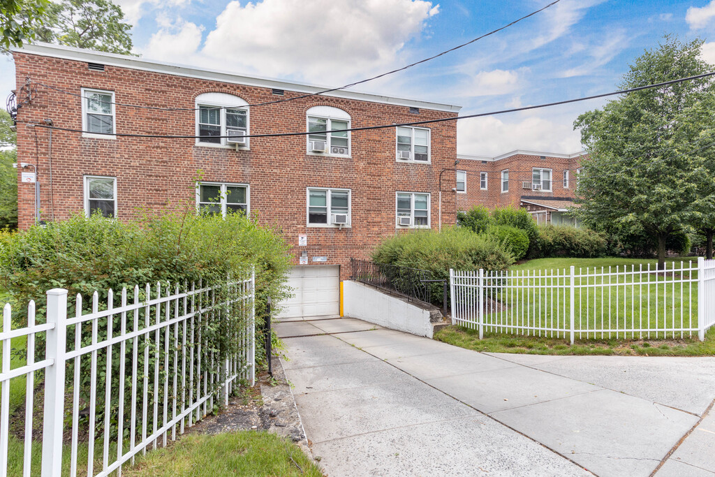 Hewlett Park Apartments Hewlett, NY Apartments For Rent