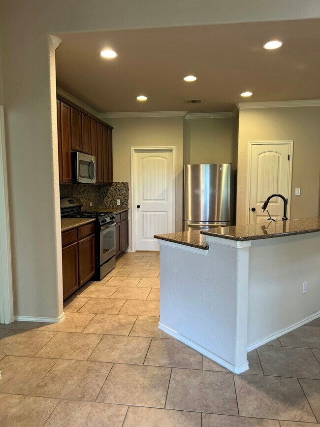 1717 Woodvista Pl in Round Rock, TX - Building Photo - Building Photo
