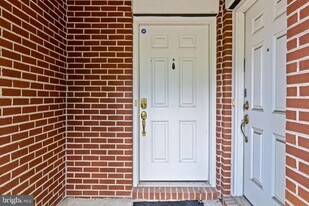 12404 Liberty Bridge Rd in Fairfax, VA - Building Photo