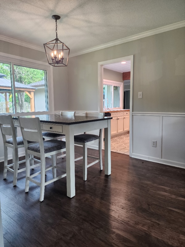 property at 1917 Burlingame Dr SE