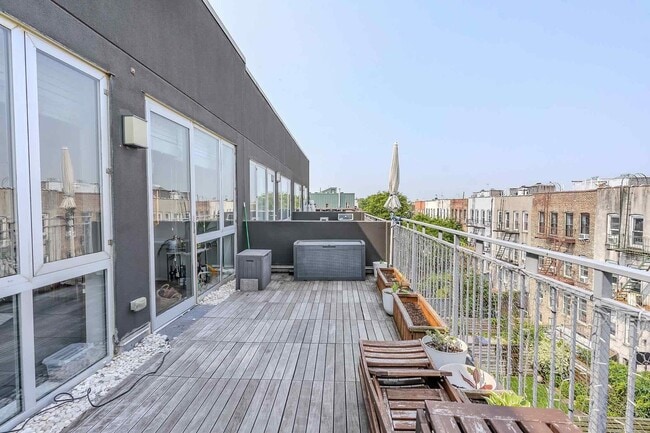 307 Cooper St in Brooklyn, NY - Building Photo - Building Photo