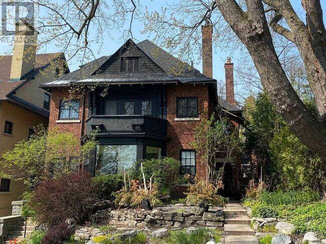 property at 8 Range Rd