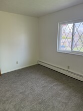 1369 Cayuga Ave, Unit Upper in Akron, OH - Foto de edificio - Building Photo