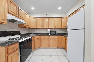 56 POPLAR St in Jersey City, NJ - Building Photo - Building Photo