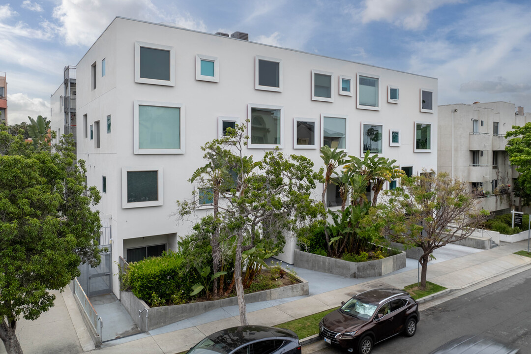 Habitat 15 in Los Angeles, CA - Building Photo