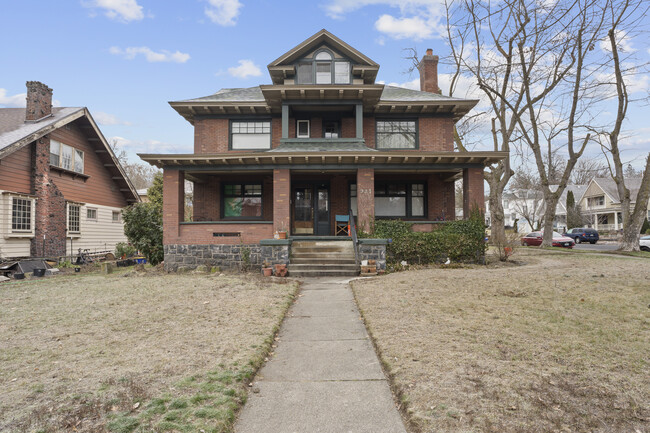 927 S Adams St in Spokane, WA - Building Photo - Primary Photo