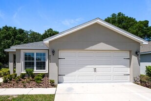 8006 Brookeshire Dr in Lakeland, FL - Building Photo