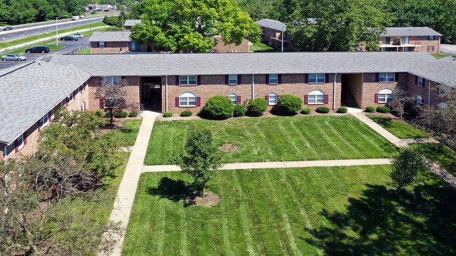 Martinique Terrace in Indianapolis, IN - Foto de edificio - Building Photo