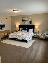 1641 SW Highland Dr in Lee's Summit, MO - Building Photo - Building Photo