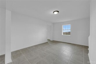 810 Catarina St in Weslaco, TX - Building Photo - Building Photo