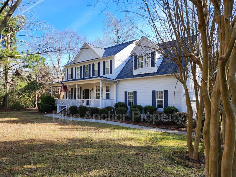 102 Wire Grass Way in Hampstead, NC - Building Photo