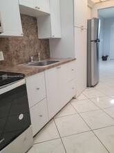 1430 NE 170th St in Miami, FL - Building Photo - Building Photo