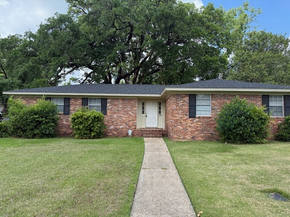 2508 Bedford Way in Tallahassee, FL - Building Photo