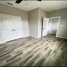 446 W 5th St in La Joya, TX - Foto de edificio - Building Photo