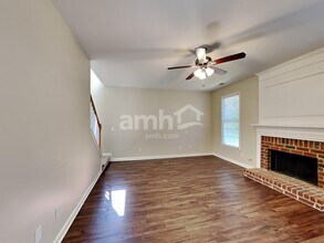 2923 Villa Lake Dr in Powder Springs, GA - Building Photo - Building Photo