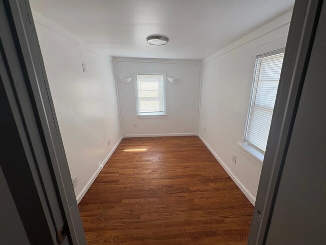 56-58-58 4th St