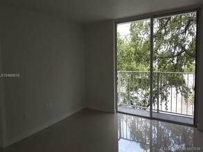 1720 NW North River Dr-Unit -405 in Miami, FL - Building Photo - Building Photo
