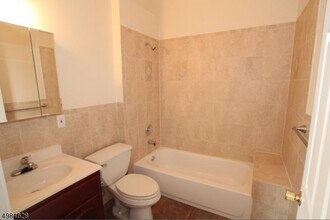89 James St-Unit -2 in Newark, NJ - Building Photo - Building Photo