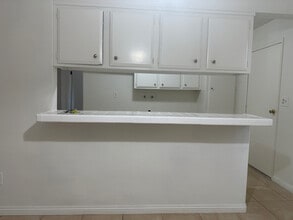 5136 1/4 Clara St in Cudahy, CA - Building Photo - Building Photo