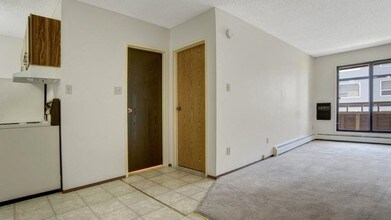 Hillcrest in Prince Albert, SK - Building Photo - Interior Photo