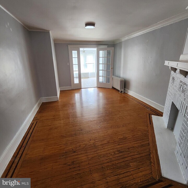 5645 Diamond St Photo