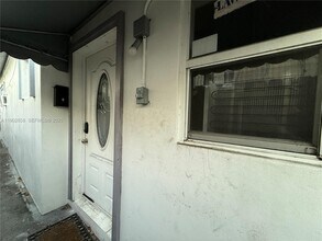 1490 NW 34th St in Miami, FL - Building Photo - Building Photo