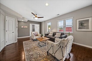 2201 Reading Rd in Cincinnati, OH - Building Photo