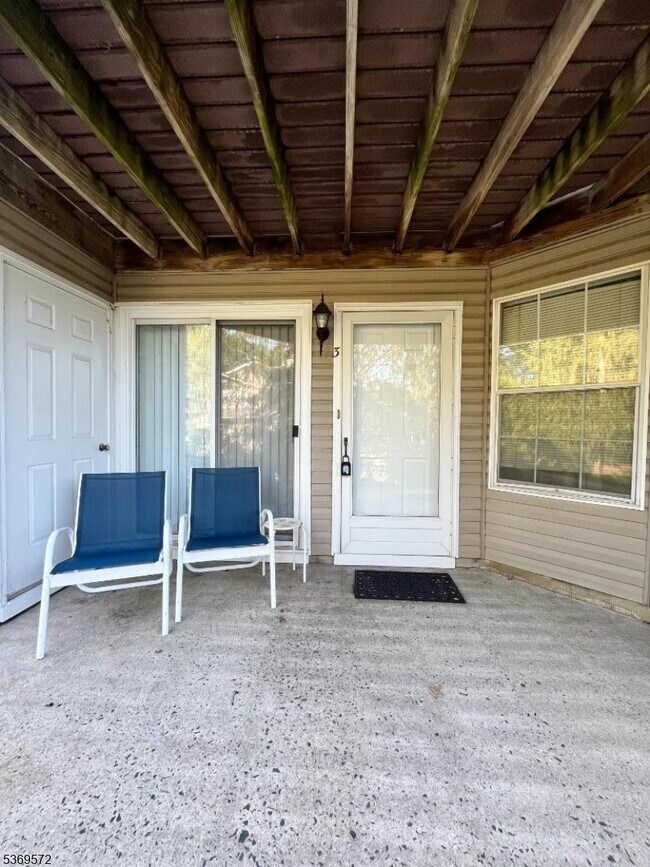 3 Ray Ct in Bedminster, NJ - Building Photo - Building Photo
