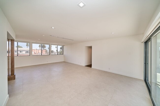 145 S Maple Dr in Beverly Hills, CA - Building Photo - Building Photo