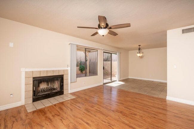 1656 N Sierra Vista Dr in Tempe, AZ - Building Photo - Building Photo