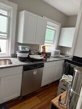 18 Summer St, Unit 2nd floor in Attleboro, MA - Building Photo - Building Photo