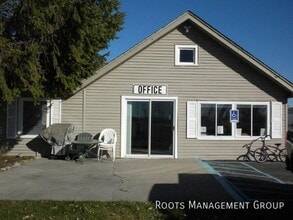 731 Holmes Dr in Bay City, MI - Building Photo - Building Photo