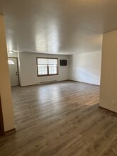 815 Rockingham Ct in West Bend, WI - Building Photo - Building Photo