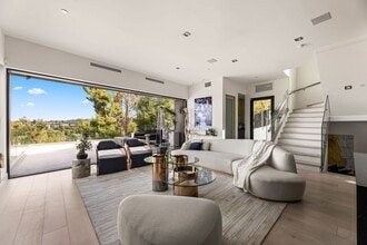 5170 Medina Rd in Los Angeles, CA - Building Photo - Building Photo
