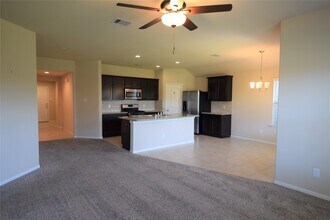 3042 Village Creek Dr in Katy, TX - Foto de edificio - Building Photo