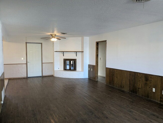 1126 Etta in Friona, TX - Building Photo - Building Photo