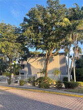 9373 Fontainebleau Blvd in Miami, FL - Building Photo - Building Photo