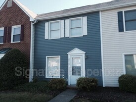 2216 High Bush Cir in Glen Allen, VA - Building Photo
