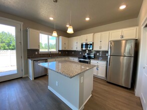 4738 W Topeka Ln in Meridian, ID - Building Photo - Building Photo