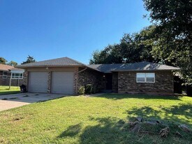 5104 Creekwood Terrace in Oklahoma City, OK - Building Photo
