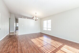 6333 Winter Valley Ct in Las Vegas, NV - Foto de edificio - Building Photo