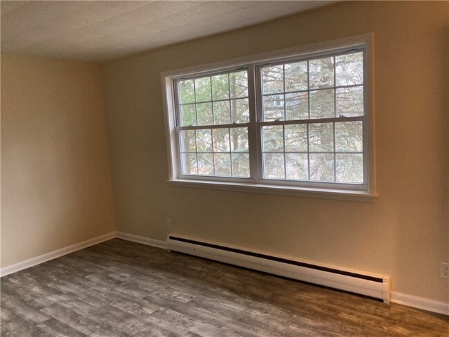 326 E Linden Ave in East Rochester, NY - Building Photo - Building Photo