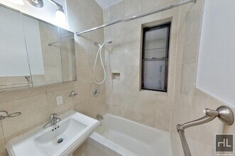 10TH AVE. in New York, NY - Building Photo - Building Photo